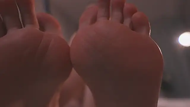 AmyArmstrong online show from April 8, 11:37 pm