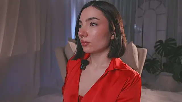 AmyArmstrong online show from April 11, 10:25 pm