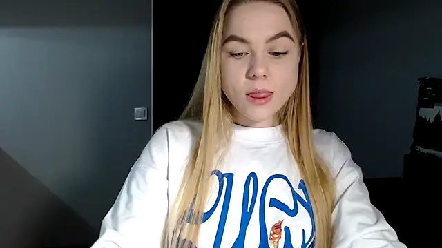 Snapshot of Sunbeam_ chatting on February 5, 8:35 pm Sunbeam online show from February 5, 8:35 pm