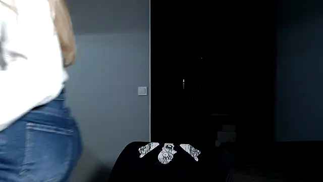 Snapshot of Sunbeam_ chatting on February 19, 8:52 pm Sunbeam online show from February 19, 8:52 pm