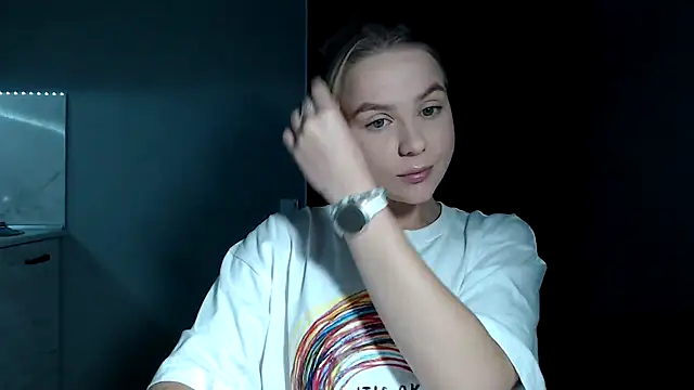 Snapshot of Sunbeam_ chatting on October 19, 7:36 pm Sunbeam online show from October 19, 7:36 pm