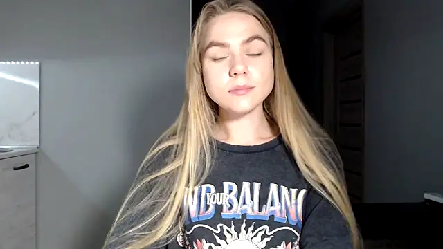 Snapshot of Sunbeam_ chatting on November 22, 5:01 pm Sunbeam online show from November 22, 5:01 pm