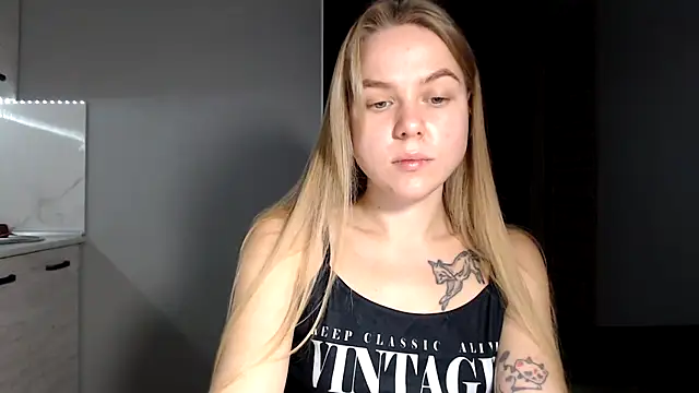 Snapshot of Sunbeam_ chatting on November 28, 7:49 pm Sunbeam online show from November 28, 7:49 pm