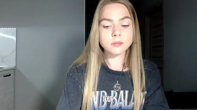 Snapshot of Sunbeam_ chatting on May 12, 8:17 pm Sunbeam online show from May 12, 8:17 pm