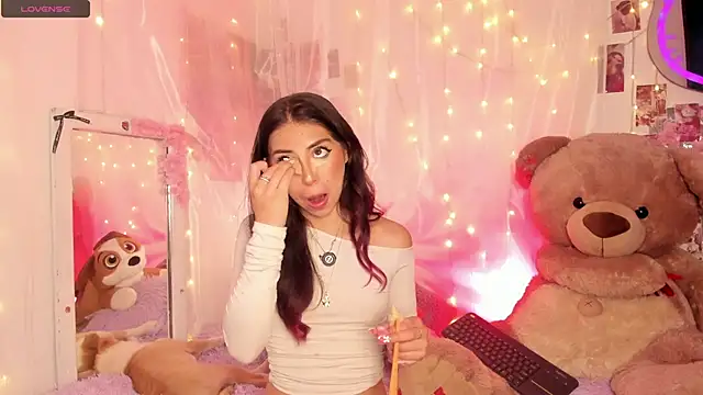 natalie jaensen online show from March 18, 11:30 pm