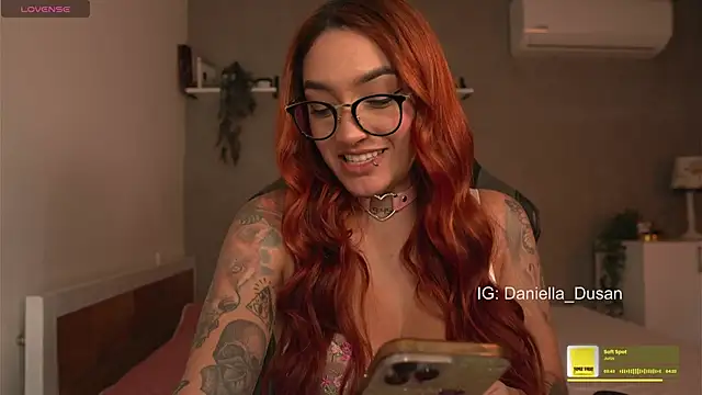 DaniDusan  online show from January 28, 5:35 pm