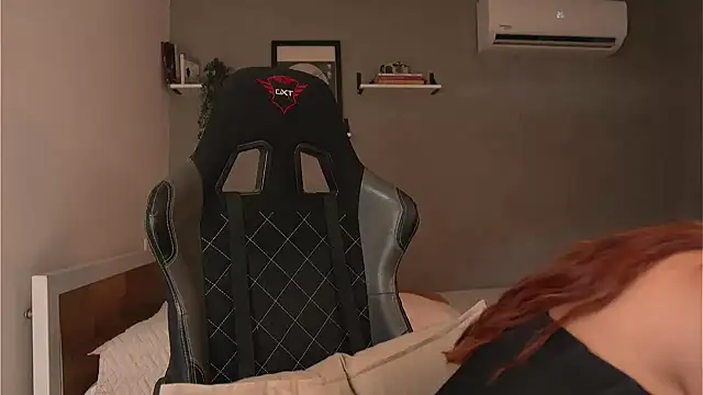 DaniDusan  online show from March 9, 6:32 pm