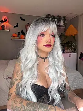 DaniDusan  online show from October 20, 6:52 pm