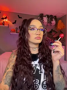 DaniDusan  online show from October 28, 7:05 pm