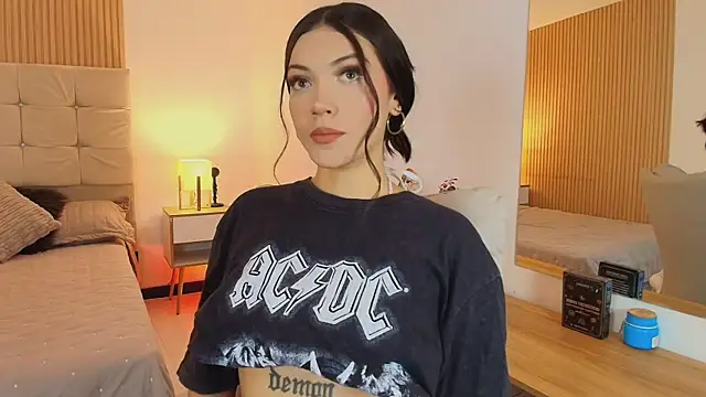 Baby Venuss online show from March 19, 3:32 am