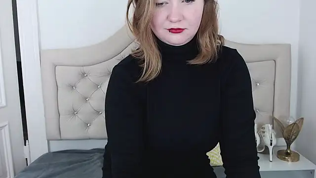 Snapshot of LaraDream chatting on December 21, 3:47 am LaraDream online show from December 21, 3:47 am
