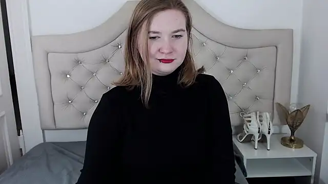 Snapshot of LaraDream chatting on December 30, 10:45 pm LaraDream online show from December 30, 10:45 pm