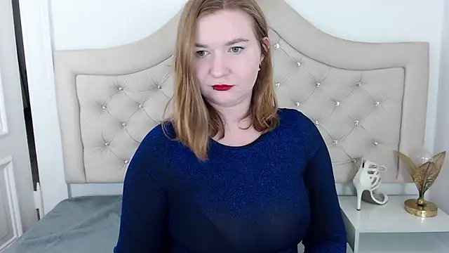 Snapshot of LaraDream chatting on December 31, 11:17 pm LaraDream online show from December 31, 11:17 pm