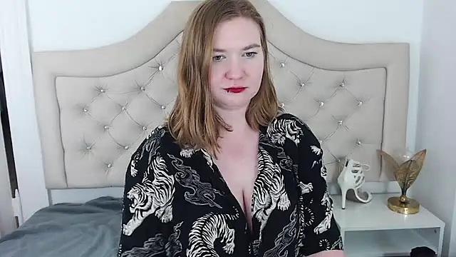Snapshot of LaraDream chatting on January 1, 5:54 am LaraDream online show from January 1, 5:54 am