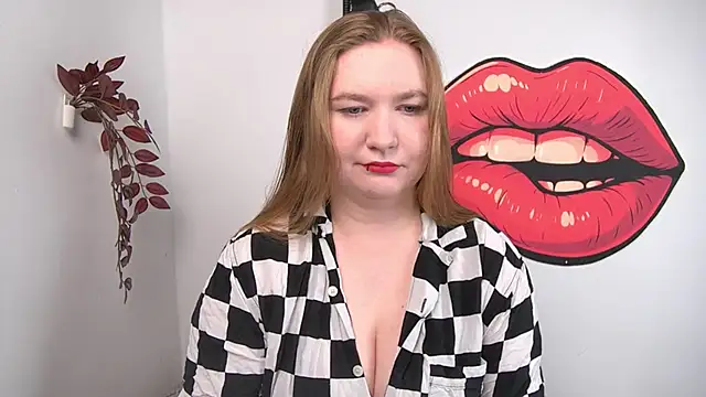 Snapshot of LaraDream chatting on April 25, 3:31 pm LaraDream online show from April 25, 3:31 pm