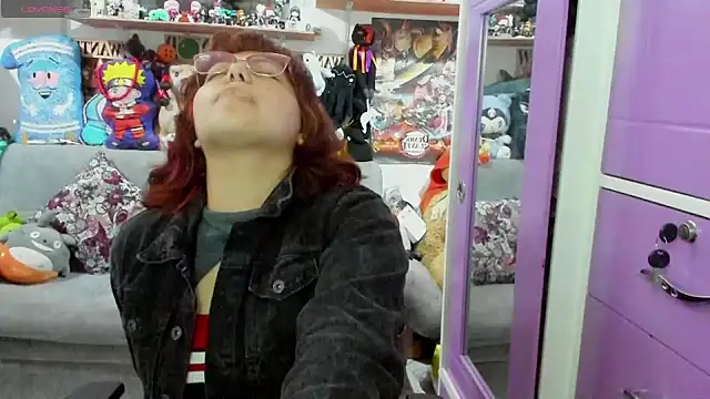 soficammy online show from December 7, 1:25 am