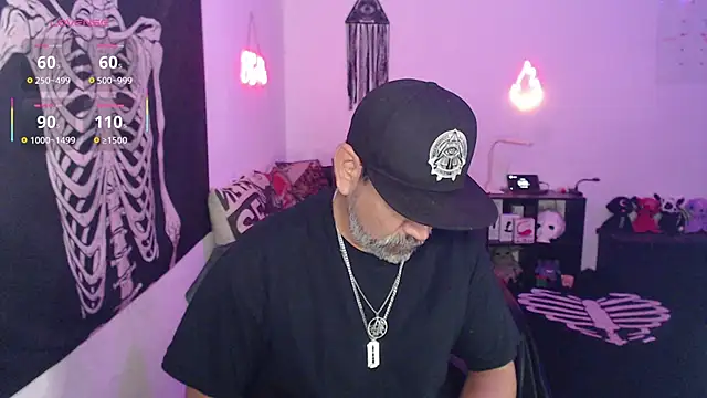 soyelcarlitos  online show from June 14, 6:15 am