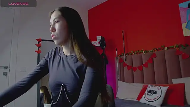 Snapshot of SweetySonya chatting on February 7, 1:36 am SweetySonya online show from February 7, 1:36 am