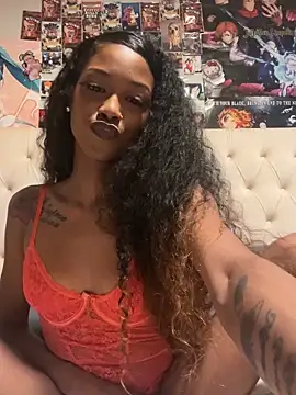 Snapshot of mismialove chatting on December 30, 8:32 am mismialove online show from December 30, 8:32 am