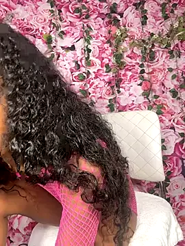 Snapshot of mismialove chatting on September 27, 5:45 am mismialove online show from September 27, 5:45 am