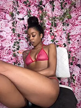 Snapshot of mismialove chatting on October 2, 2:35 pm mismialove online show from October 2, 2:35 pm