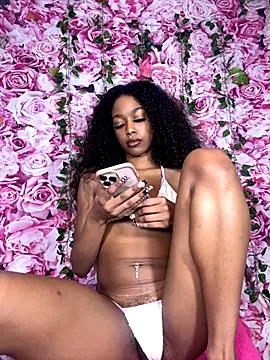 Snapshot of mismialove chatting on October 4, 8:01 am mismialove online show from October 4, 8:01 am