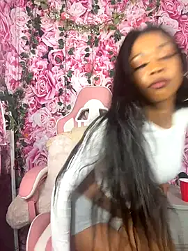 Snapshot of mismialove chatting on October 18, 3:53 am mismialove online show from October 18, 3:53 am