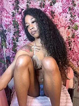 Snapshot of mismialove chatting on October 26, 5:24 am mismialove online show from October 26, 5:24 am