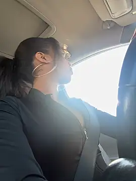 mismialove online show from March 27, 3:23 pm