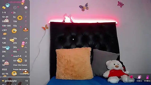 Snapshot of susan_smith18 chatting on February 27, 5:26 pm susan smith18 online show from February 27, 5:26 pm