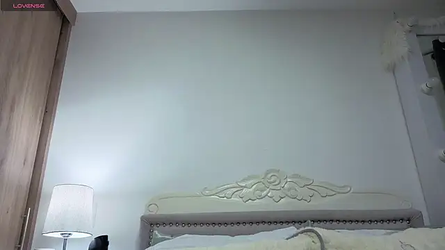 Snapshot of nelumbonucifera chatting on September 10, 3:17 am nelumbonucifera online show from September 10, 3:17 am