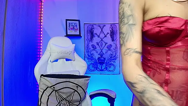 Snapshot of luci_fer_devil chatting on July 24, 6:39 pm luci fer devil online show from July 24, 6:39 pm