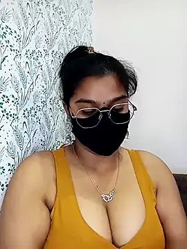 Snapshot of Jasmine_jaaan chatting on May 26, 10:22 am Jasmine jaaan online show from May 26, 10:22 am